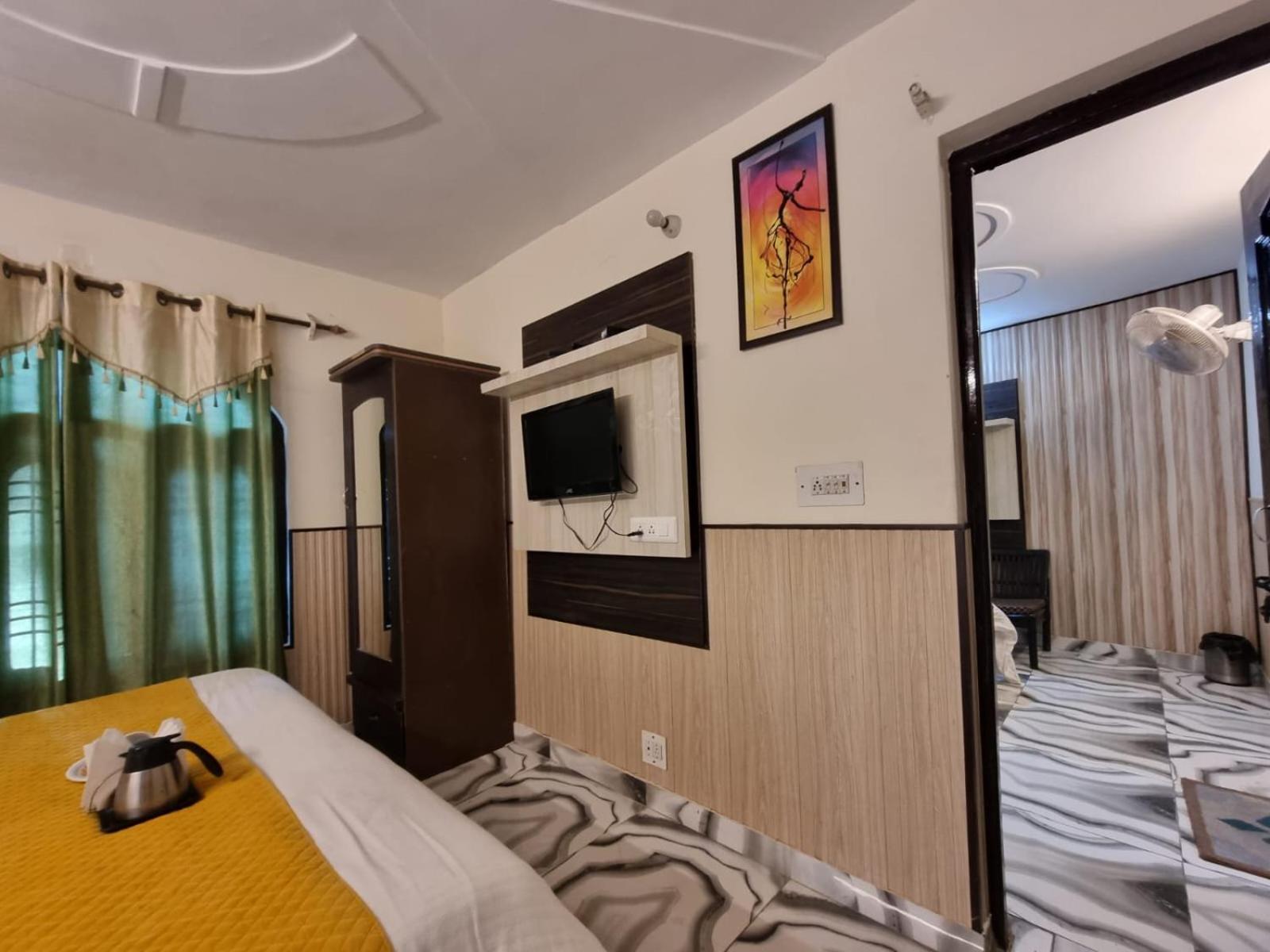 Hotel Stay Well Banikhet Ngoại thất bức ảnh