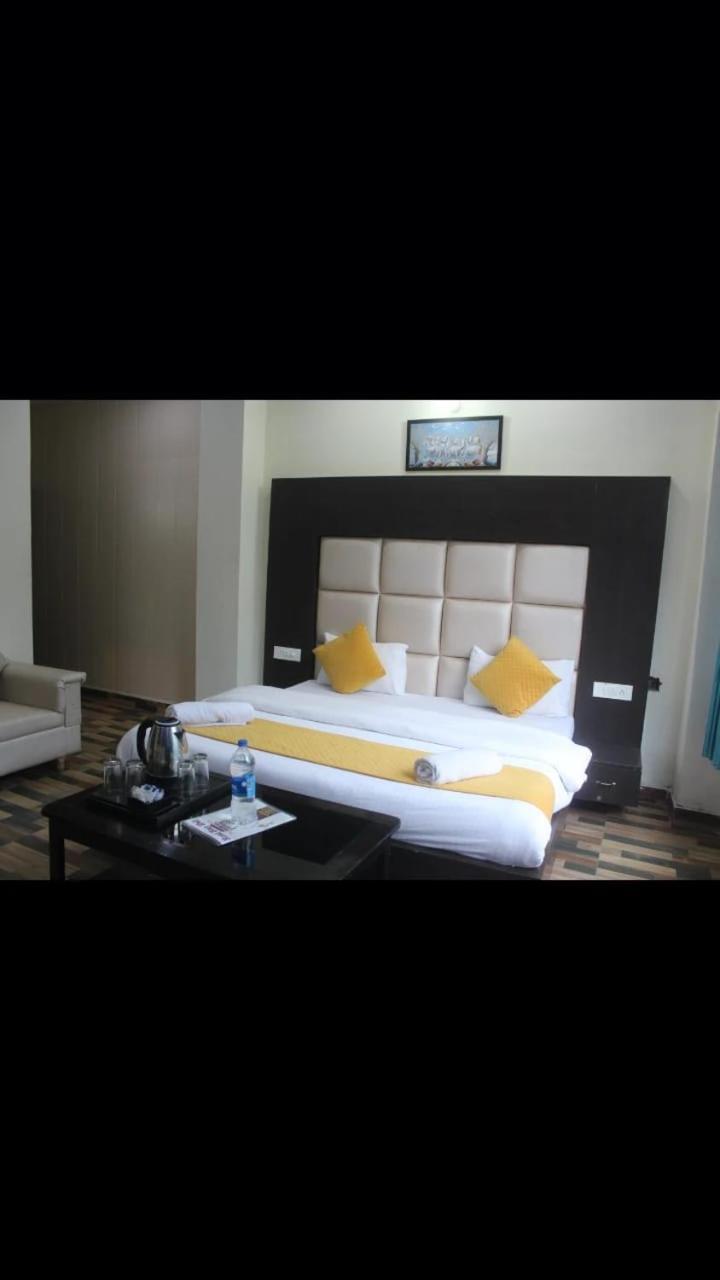 Hotel Stay Well Banikhet Ngoại thất bức ảnh