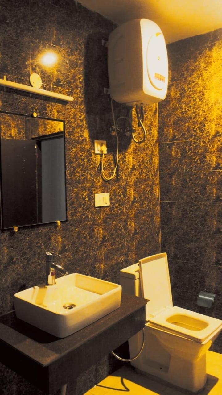 Hotel Stay Well Banikhet Ngoại thất bức ảnh